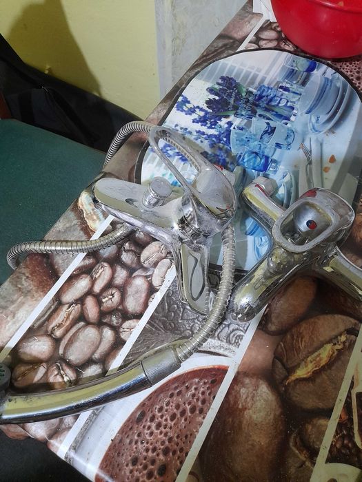 BATERII CHIUVETA ,baie si bucatarie