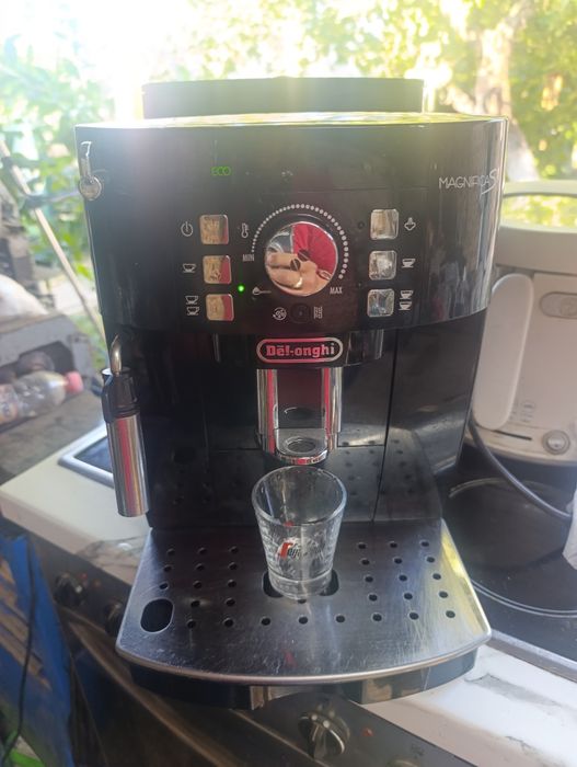 Кафе автомат delonghi magnifica s