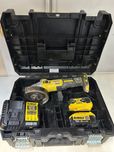 Polizor unghiular DeWalt DCG405, cu 2 acumulatoare,+incarcator  -D-