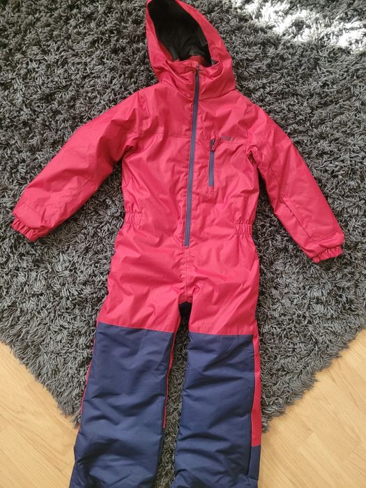 Salopeta de iarna în stare perfecta, purtata foarte puțin.