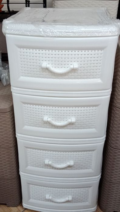 Комод 4 - х секционный белый, табурет