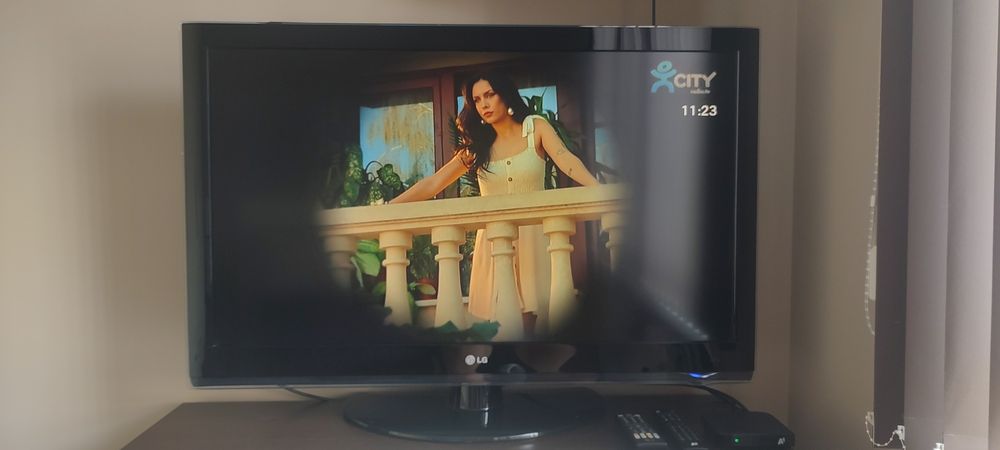 Телевизор LG LCD 42"