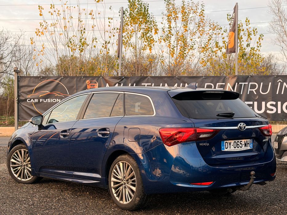 Vindem Toyota Avensis 2.0 D-4D Executive scaune incalzite , panoramic
