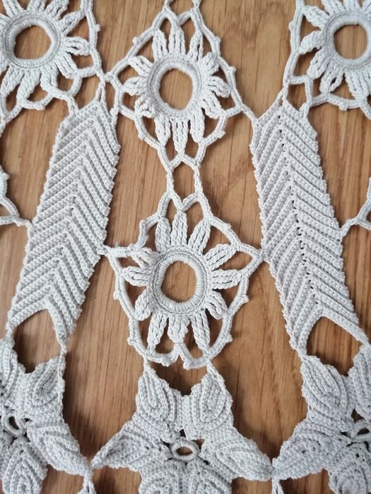 Mileu dantelat, crosetat din macrame