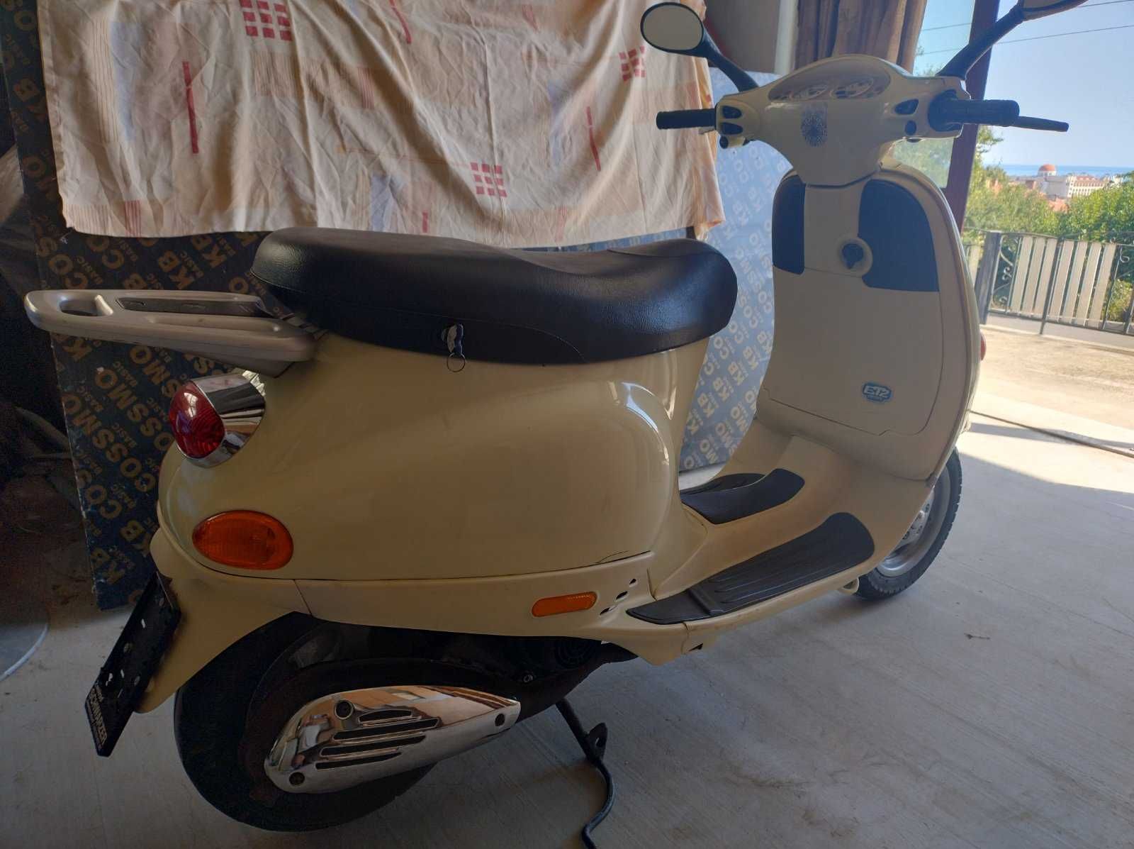 Скутер Piaggio модел Vespa ET2 Iniezione 50 cc