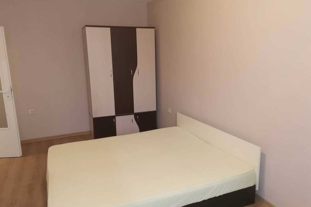 Дава се под наем Едностаен апартамент в Бургас, Лазур - 42 кв.м за 175 € - Снимка #1