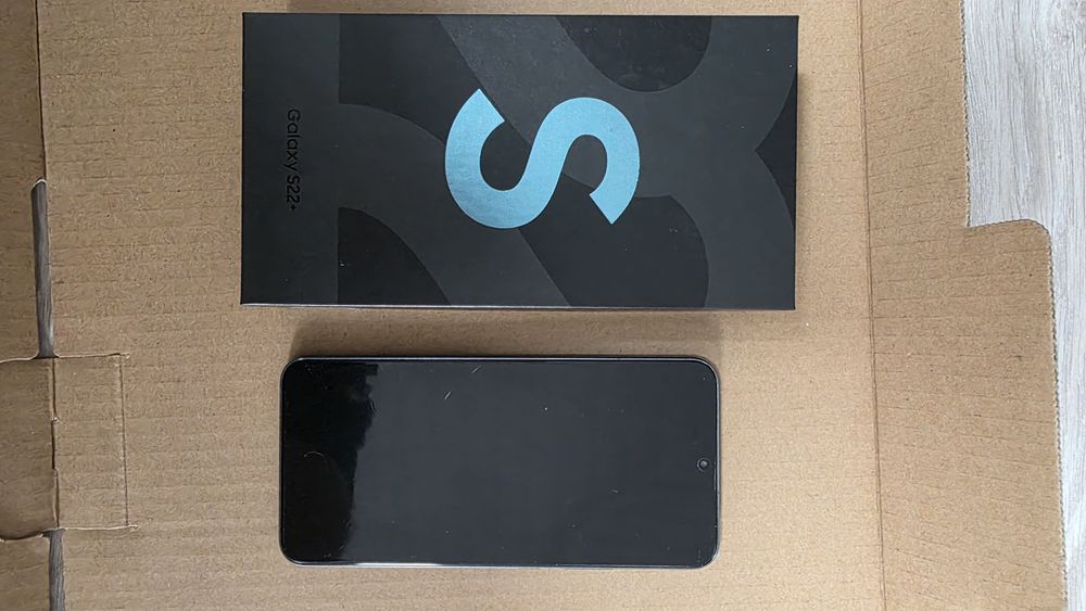 Samsung Galaxy S22 plus (+)