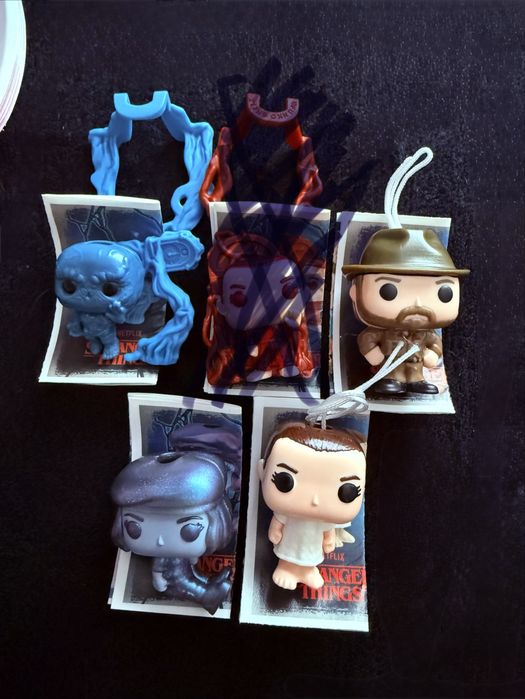 Фигурка Kinder очень странный дела