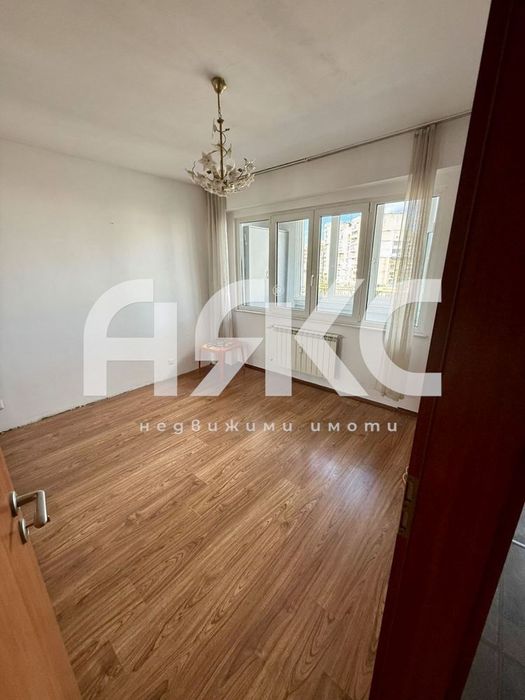 Продава се Двустаен апартамент в София, Разсадника - 64 кв.м за 2950 €/кв.м - Снимка #2