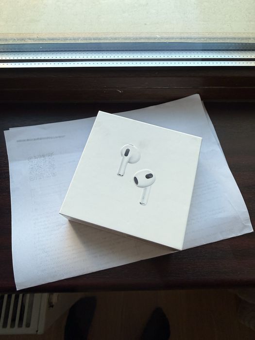 Продам AirPods 3 новые
