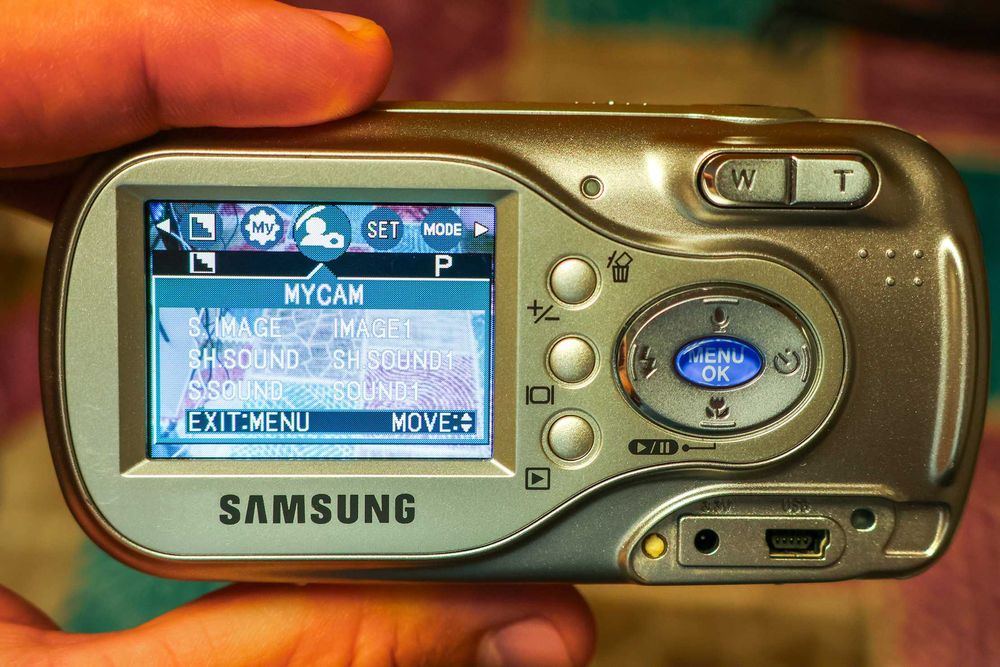 aparat foto digital Samsung A4 (digicam cu senzor CCD)