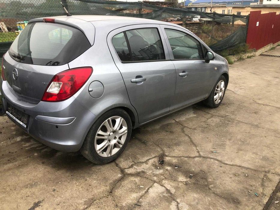 Dezmembram Opel Corsa D