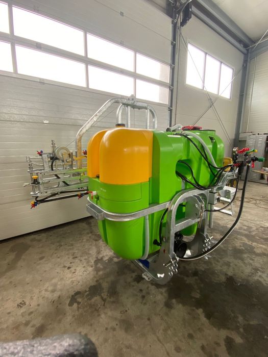 Met erbicidat Tolmet 800 l x12m x3 diuze . Pulverizator . Semanatoare