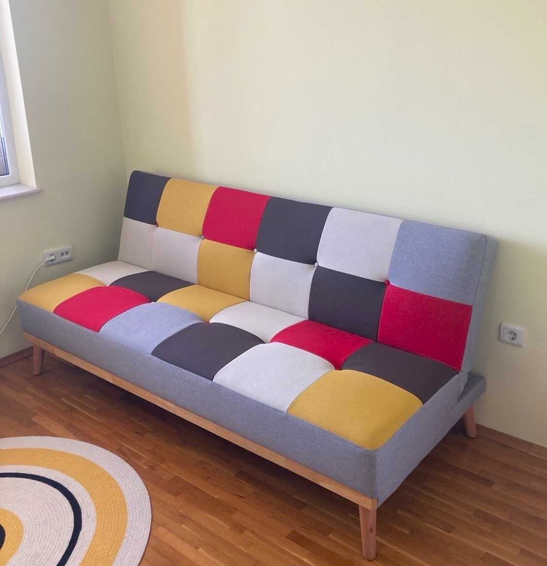 Продавам разтегателен диван Kring Patchwork – в отлично състояние!