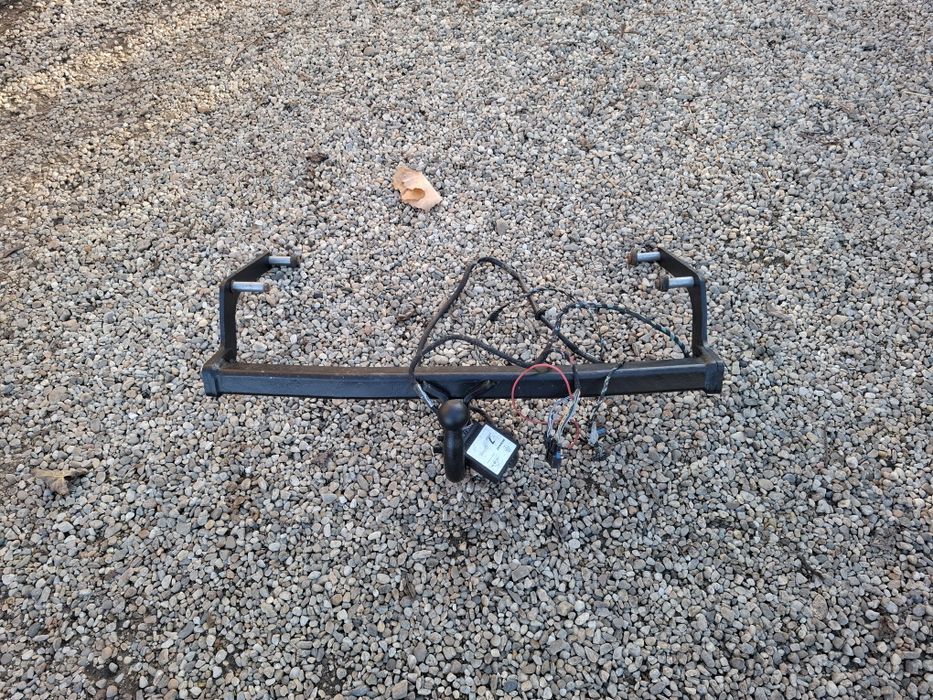 Carlig remorcare cu calculator Dacia Sandero Stepway 2014