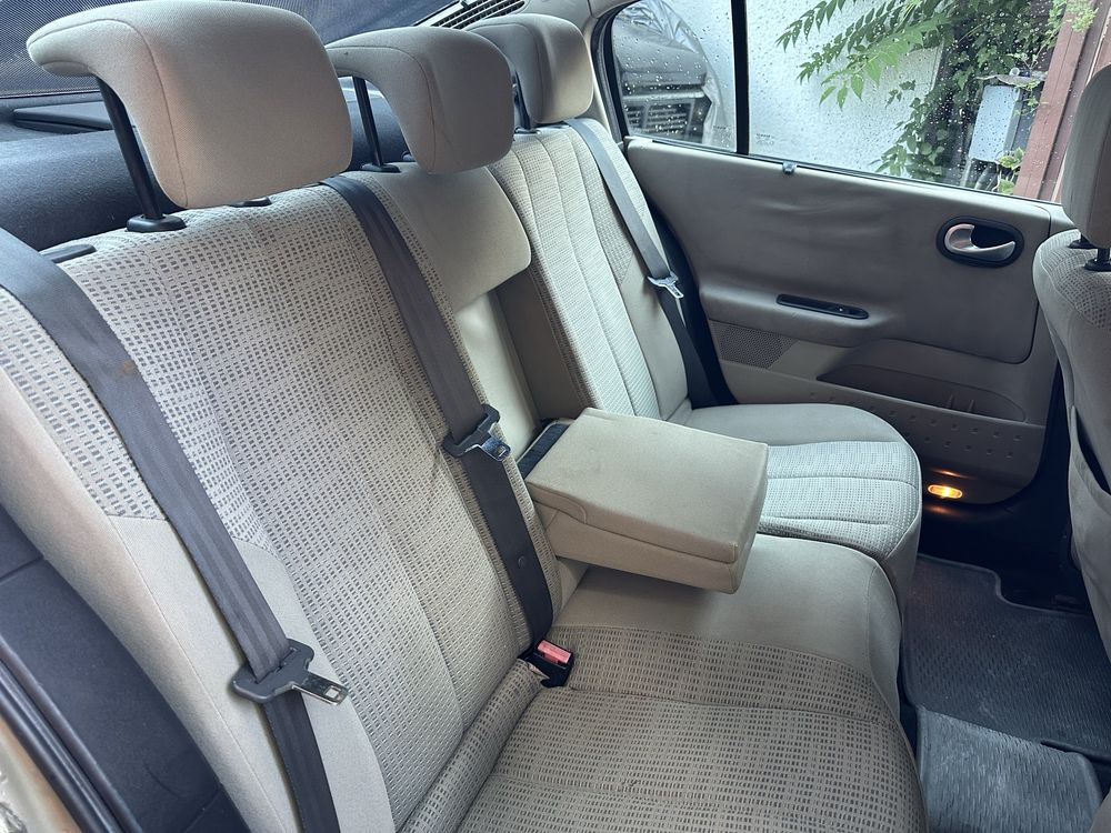 Renault megane 1.6 с АГУ