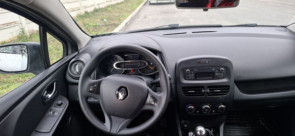 Vând Renault clio