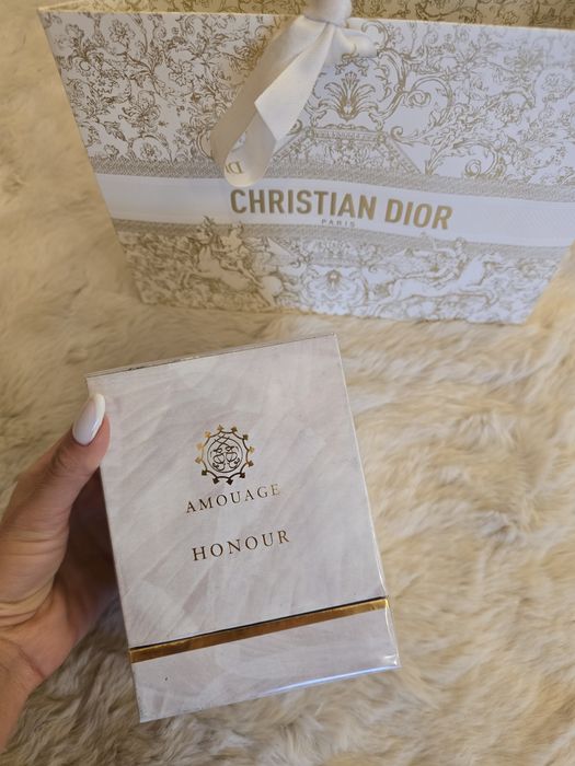 Наличен парфюм Amouage Honour