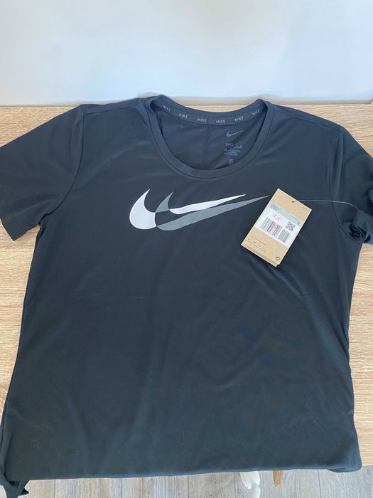 Нови дамски дрехи Nike / H&M / Bershka / Local Heroes / Bark