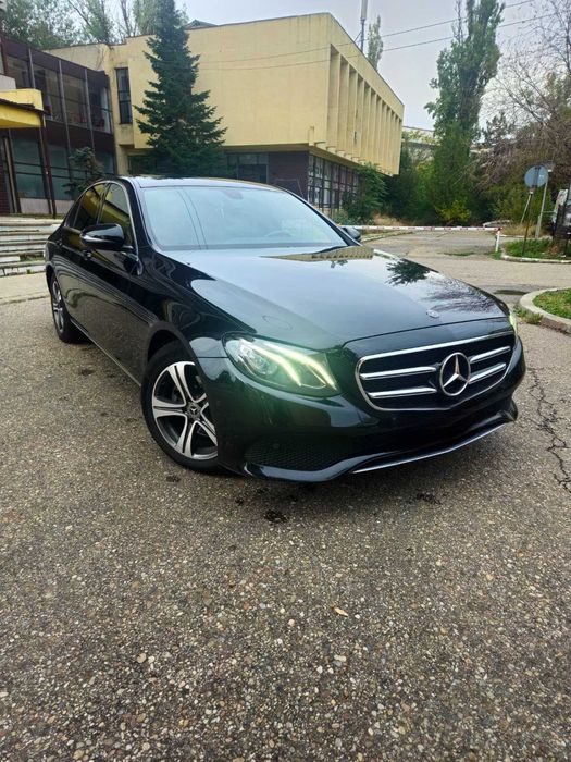Inchiriere microbuz 8+1 - Mercedes GLE / E Klass VIP - DOAR CU SOFER!