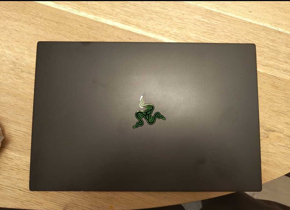 Vând Razer Blade 15