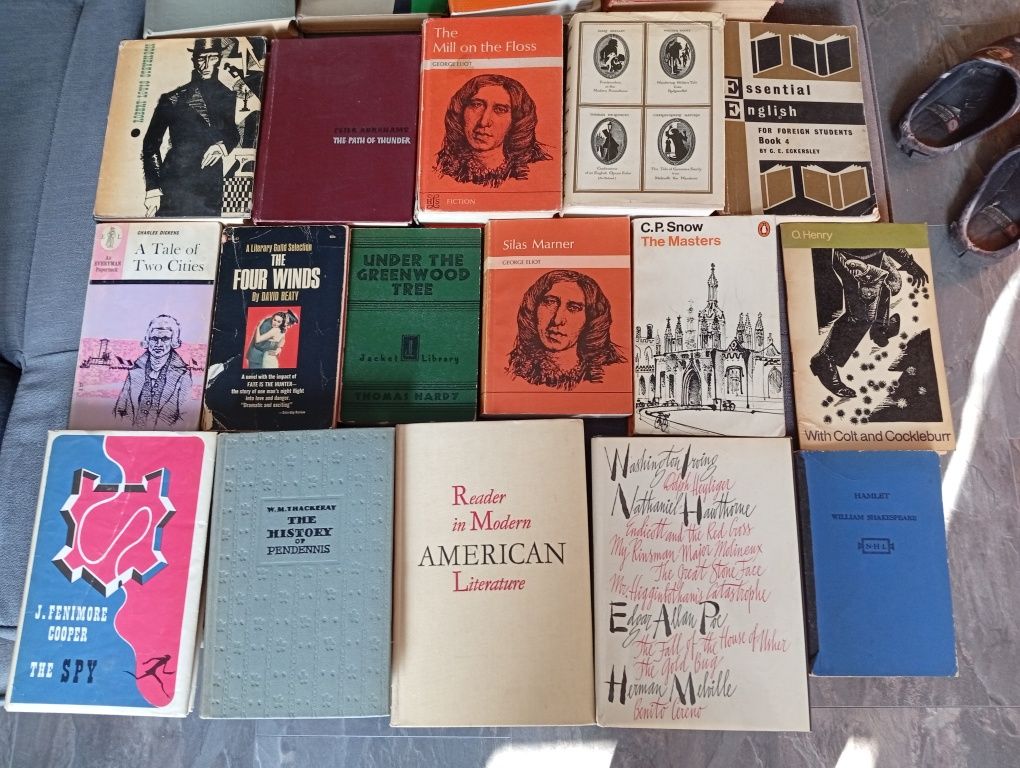 Английски книги и речници