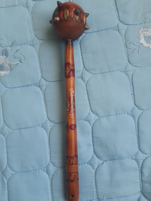 Vand buzdugan din lemn sculptat in Turda