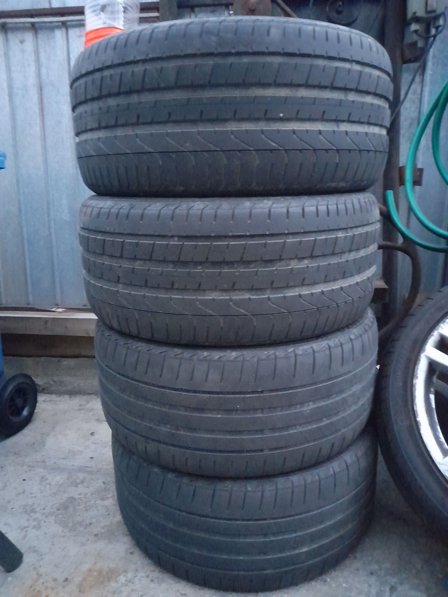 Vand 4 anvelope de vara 255 40 r18