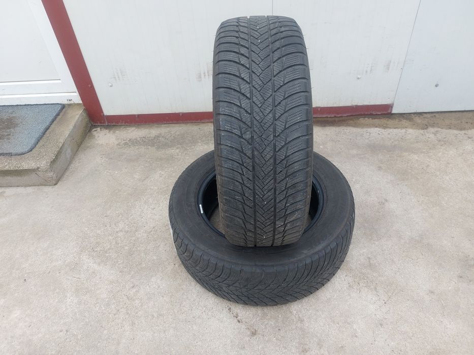 100 lei bucata! Doua anvelope M+S/IARNA 225 60 17 Bridgestone