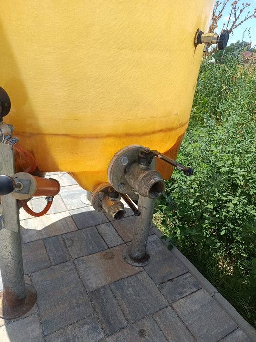 Butoi fibra vin 1000 Litri