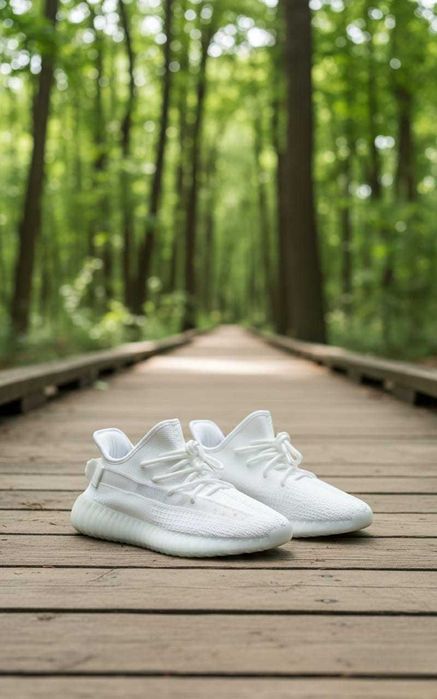 Adidasi Yeezy Boost 350 V2 Alb