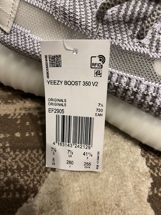 Yeezy 350 V2 Boost, 41 1/3, noi cu eticheta