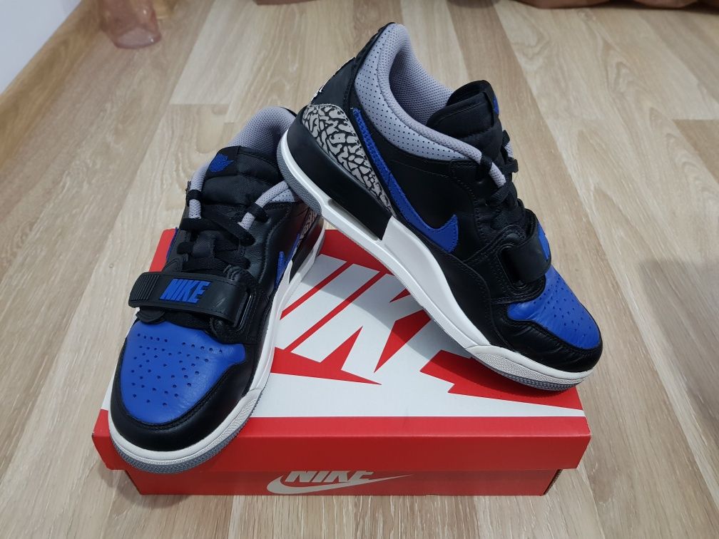Adidasi Air Jordan mărimea 40 nike force boost