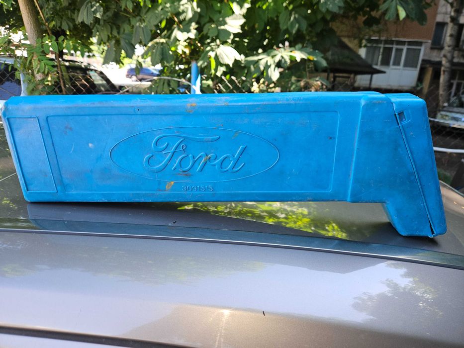 Оригинален авариен триъгълник за автомобил форд