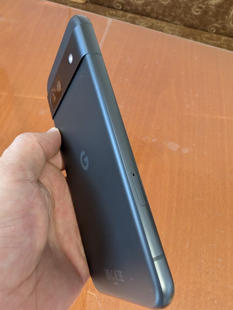 Google Pixel 8a. В гаранция.