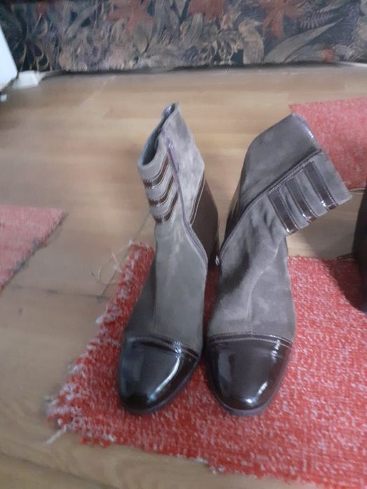 Vând haine foarte bune