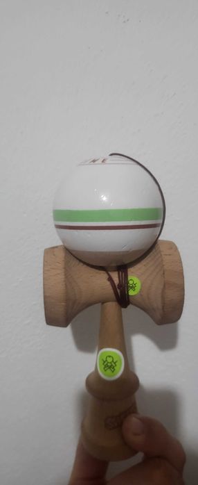 Se vinde kendama swets prime