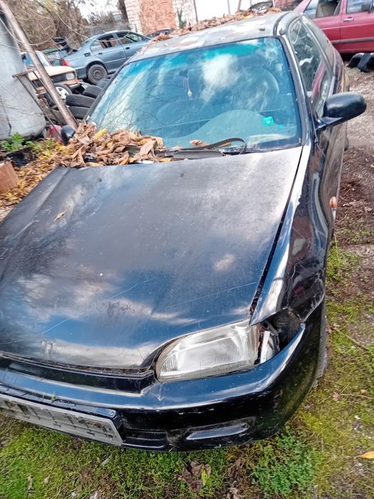Продавам хонда сивик на части 1.3 16в 75кс 94г.