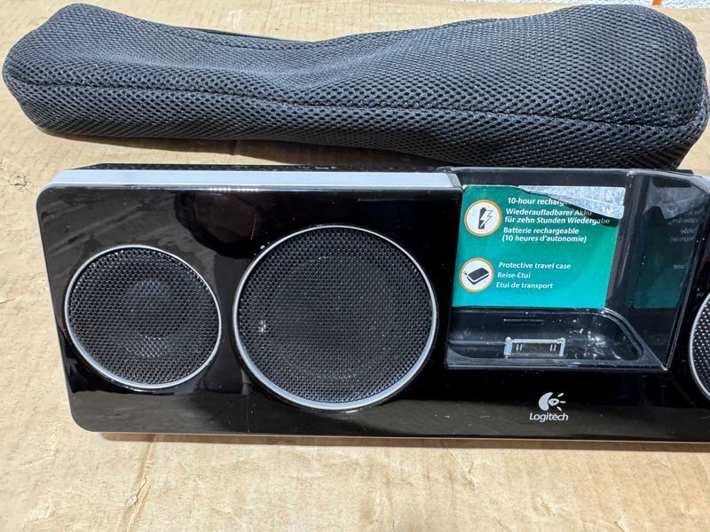Докинг станция Logitech Pure-Fi Anywhere 2