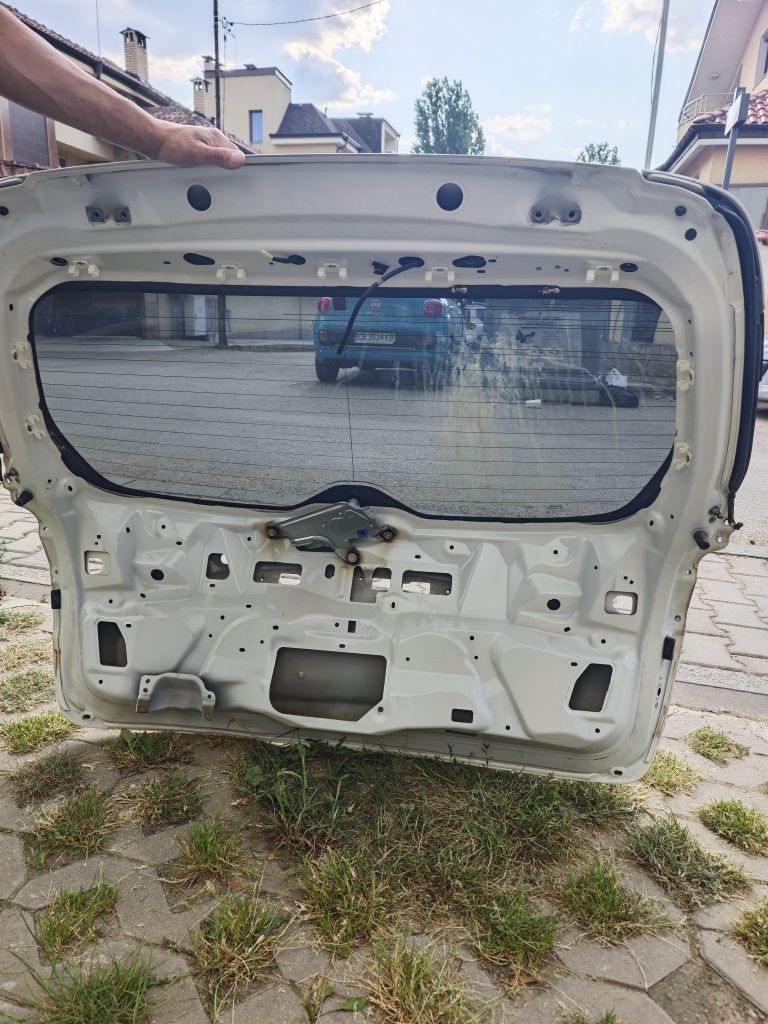 Subaru outback 2018-2019 Автоматична врата багажник със стъкло и спойл
