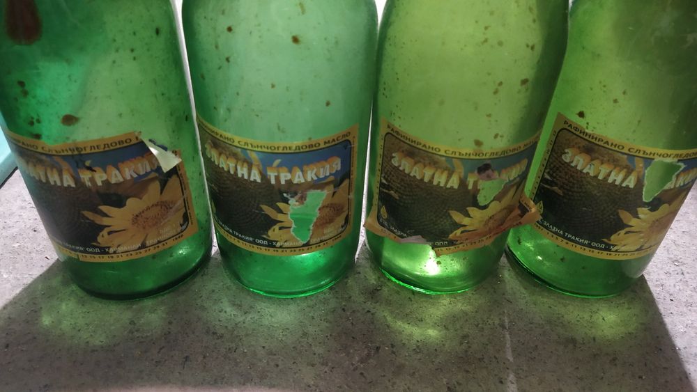 Стъклени бутилки от олио