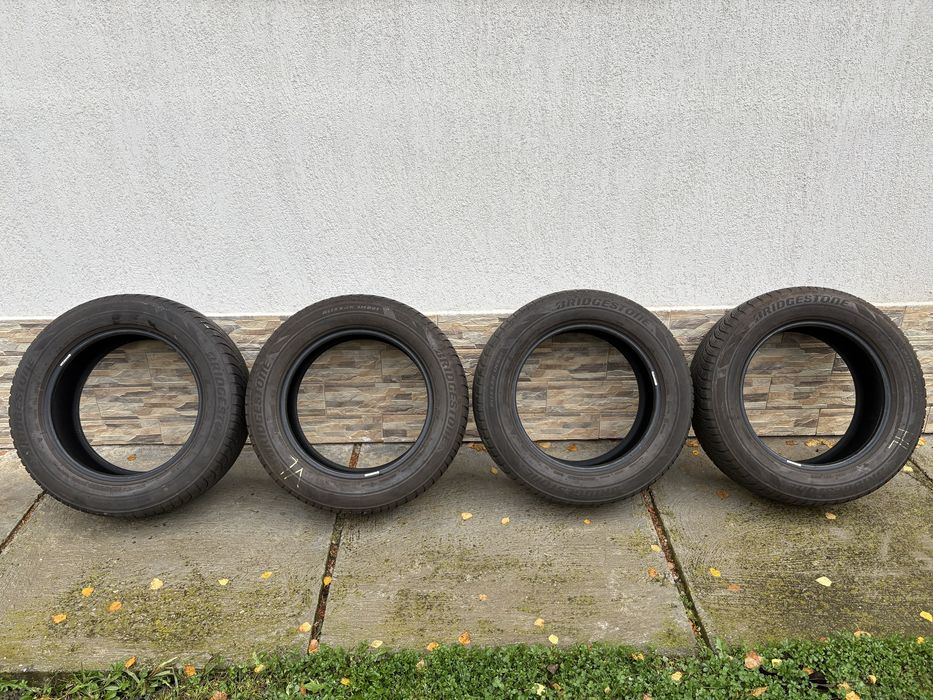 Set 4 anvelope iarna 225/60 R17 99H Bridgestone Blizzak LM 001