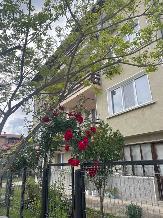 2 этажа от къща с. Шкорпиловци