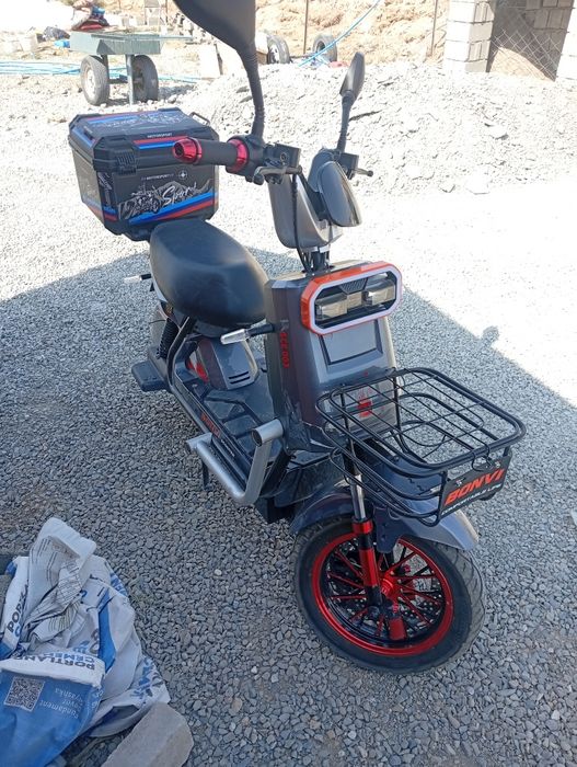 Skuter sotiladi srochna