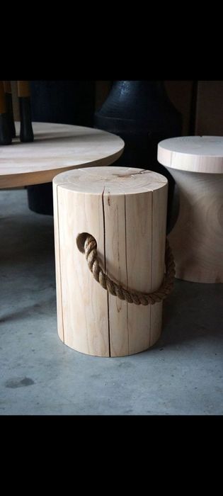 Obiecte din lemn masiv – scaune, tabureți și piese de decor unicat