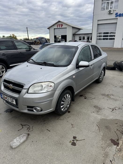 Se vinde chevrolet aveo lt 2010