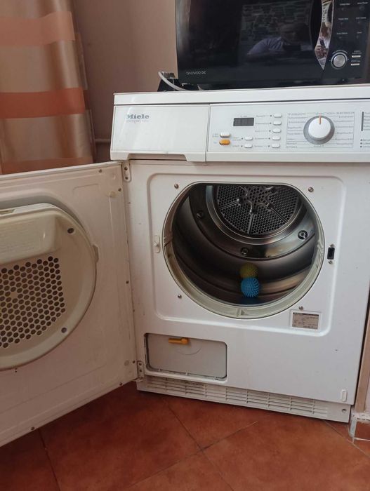 Домакински електроуре -Сушилня Miele