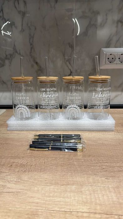 Set de 4 pahare cu pix și felicitare