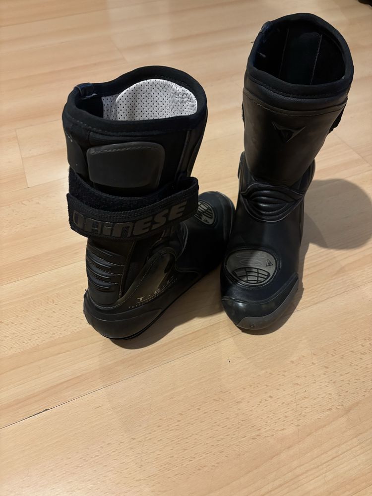 Мото екип IXS/ ботуши Dainese/ каска Nolan