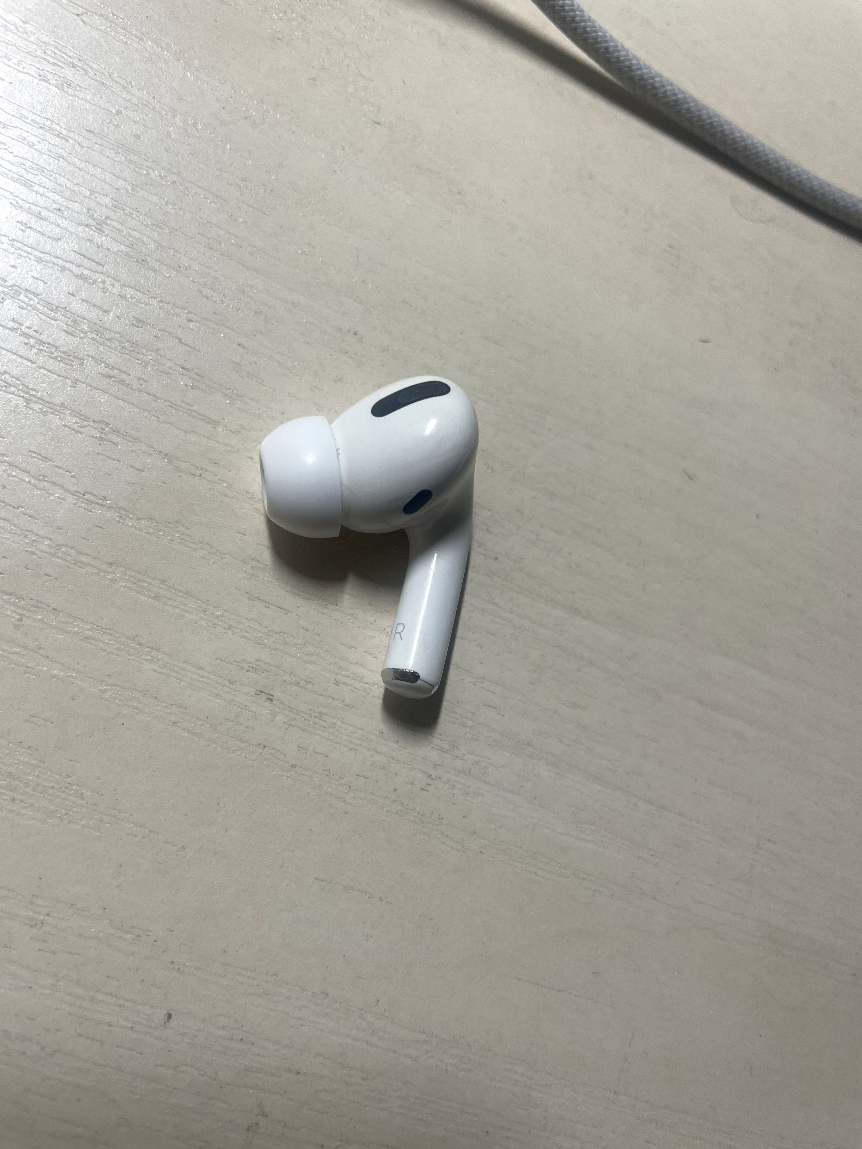 Наушник AirPods pro правый